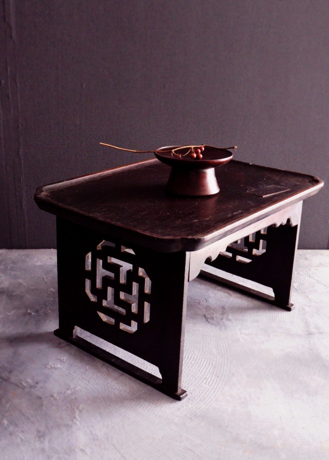 母」李朝机 海州盤 ソバン 花膳 李朝家具 （718卓①）