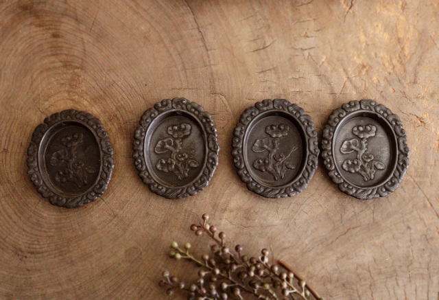 霊芝紋 茶托 引手金具 4枚組 茶器 茶托 煎茶道具 骨董 古玩 民具 建具金具