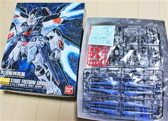 限定ガンプラ製作秘話】（下）“平成ガンダム”背中に「OK」文字