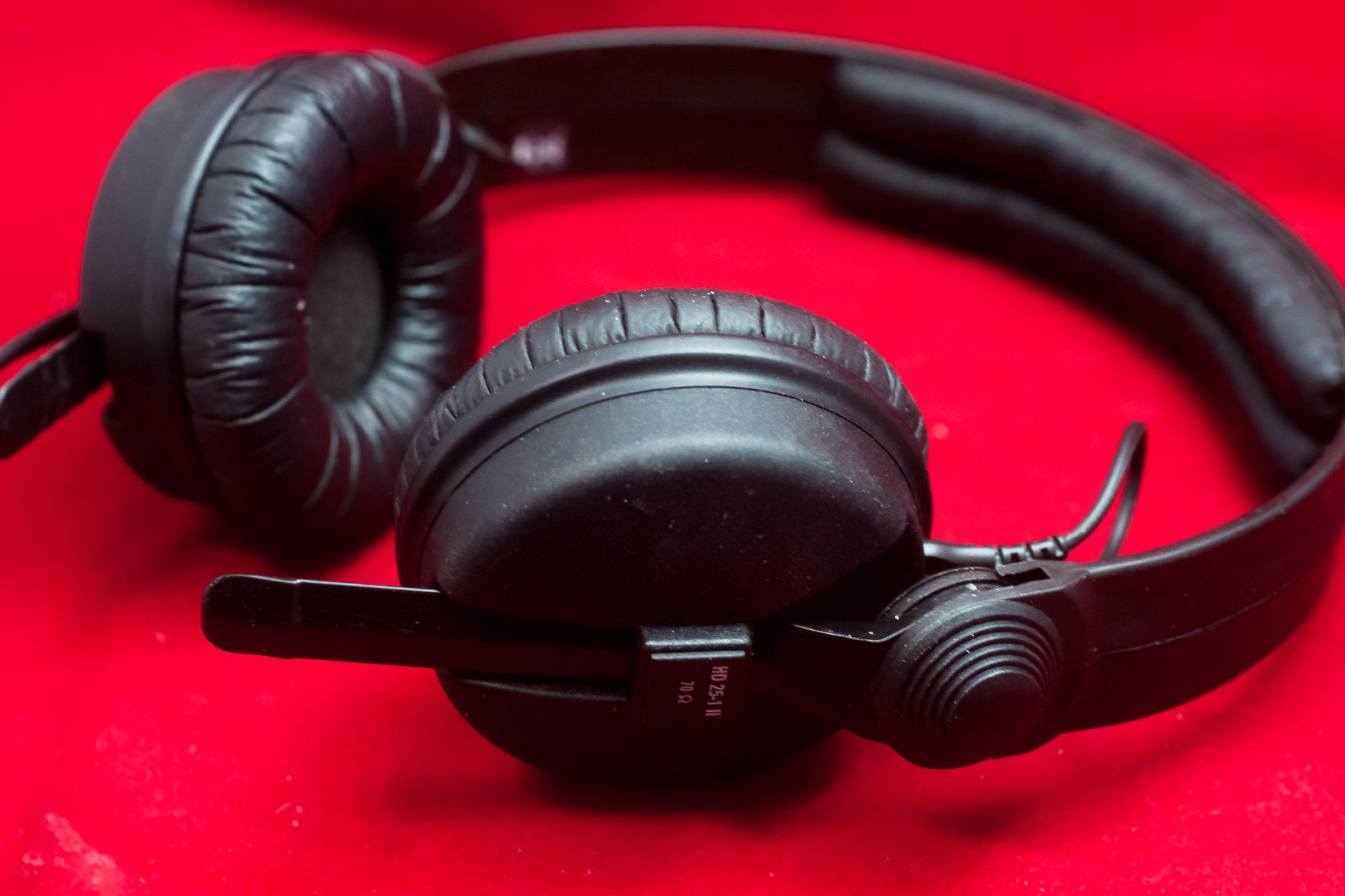 Sennheiser HD 25-1 II 70Ω ヘッドホン Amazon.com: Sennheiser Pro