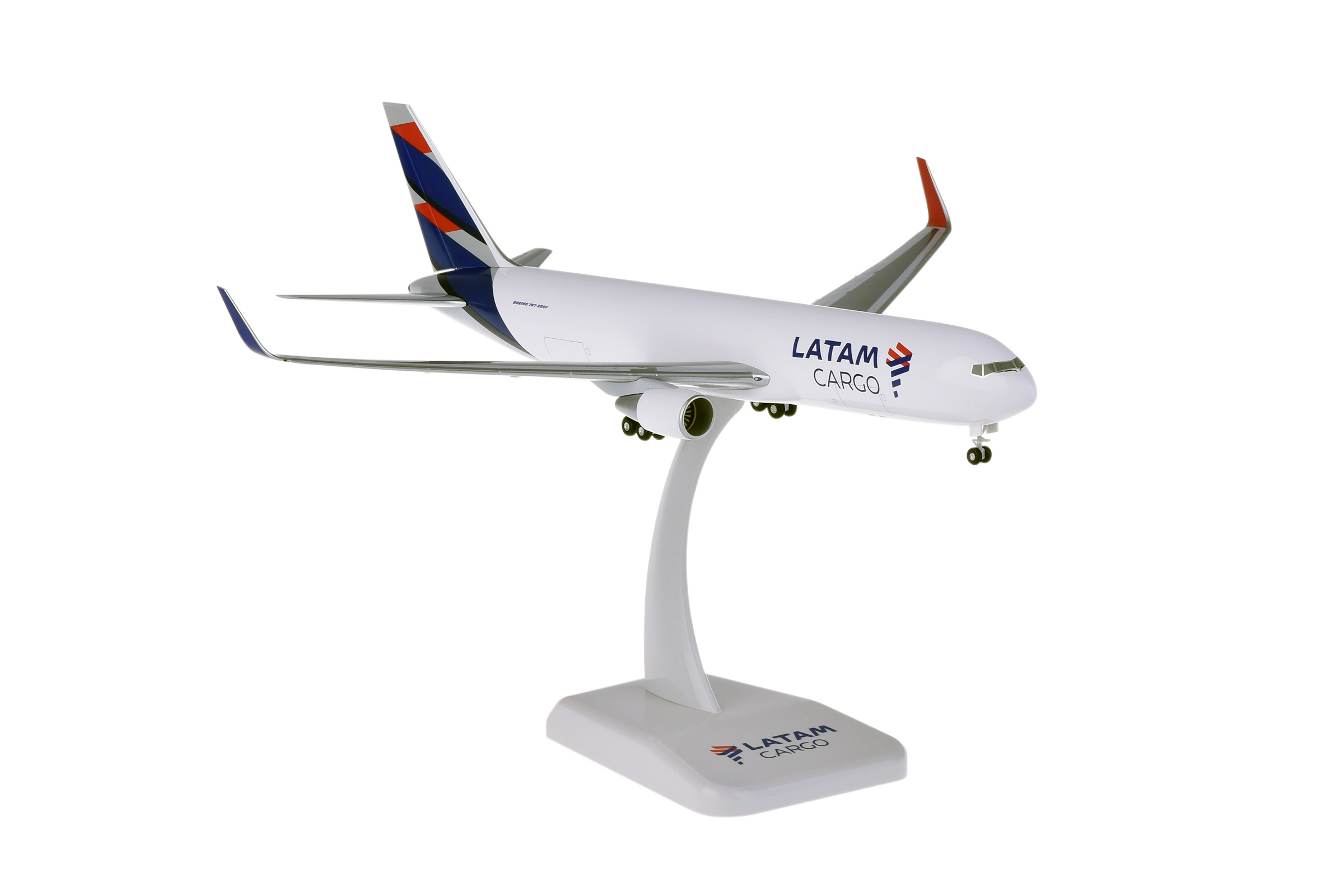 ScaleModelStore.com :: Hogan 1:200 - 11106GR - LATAM Boeing 767-300f