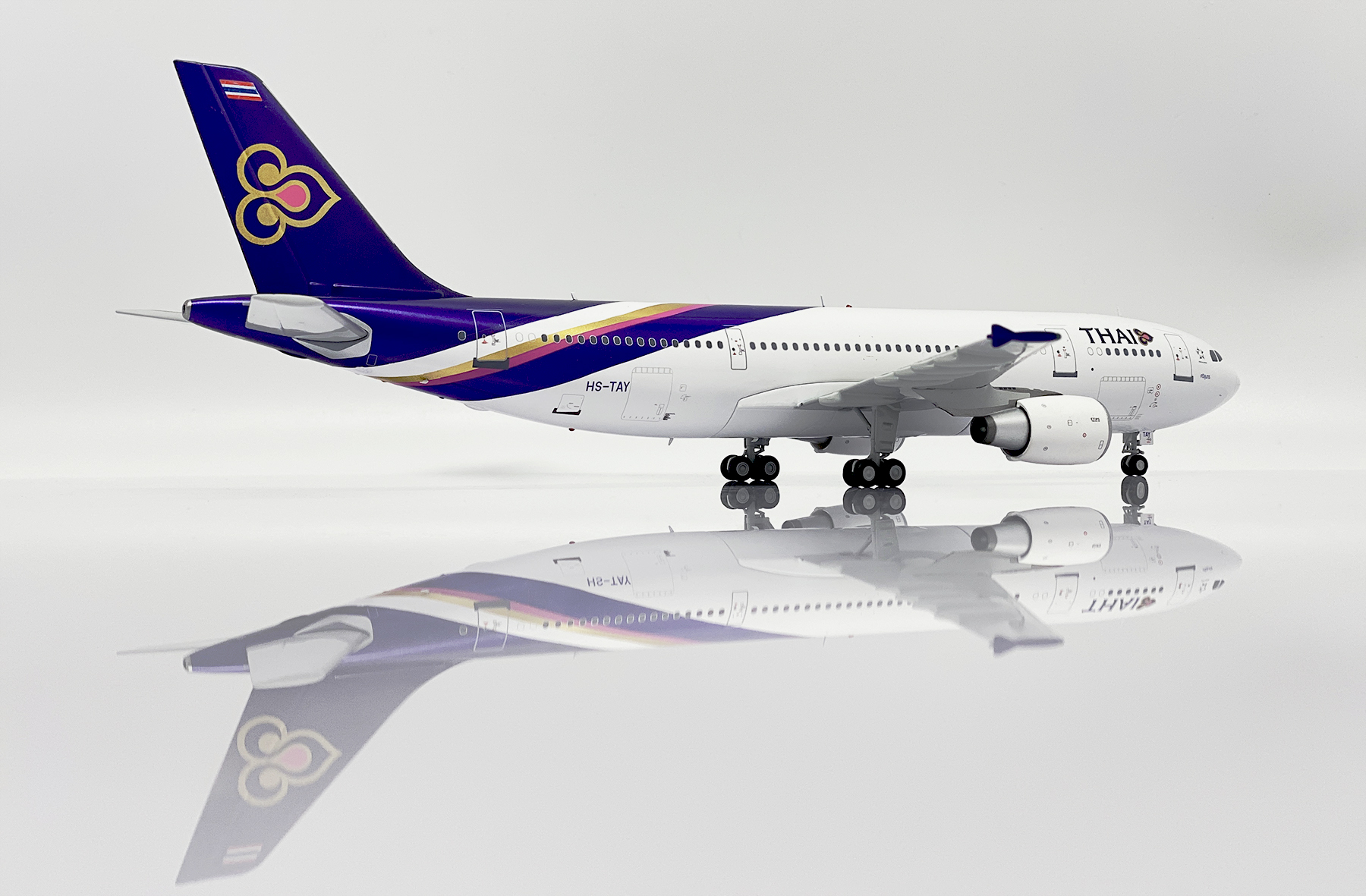 ScaleModelStore.com :: JC Wings 1:200 - XX20217 - Thai Airways