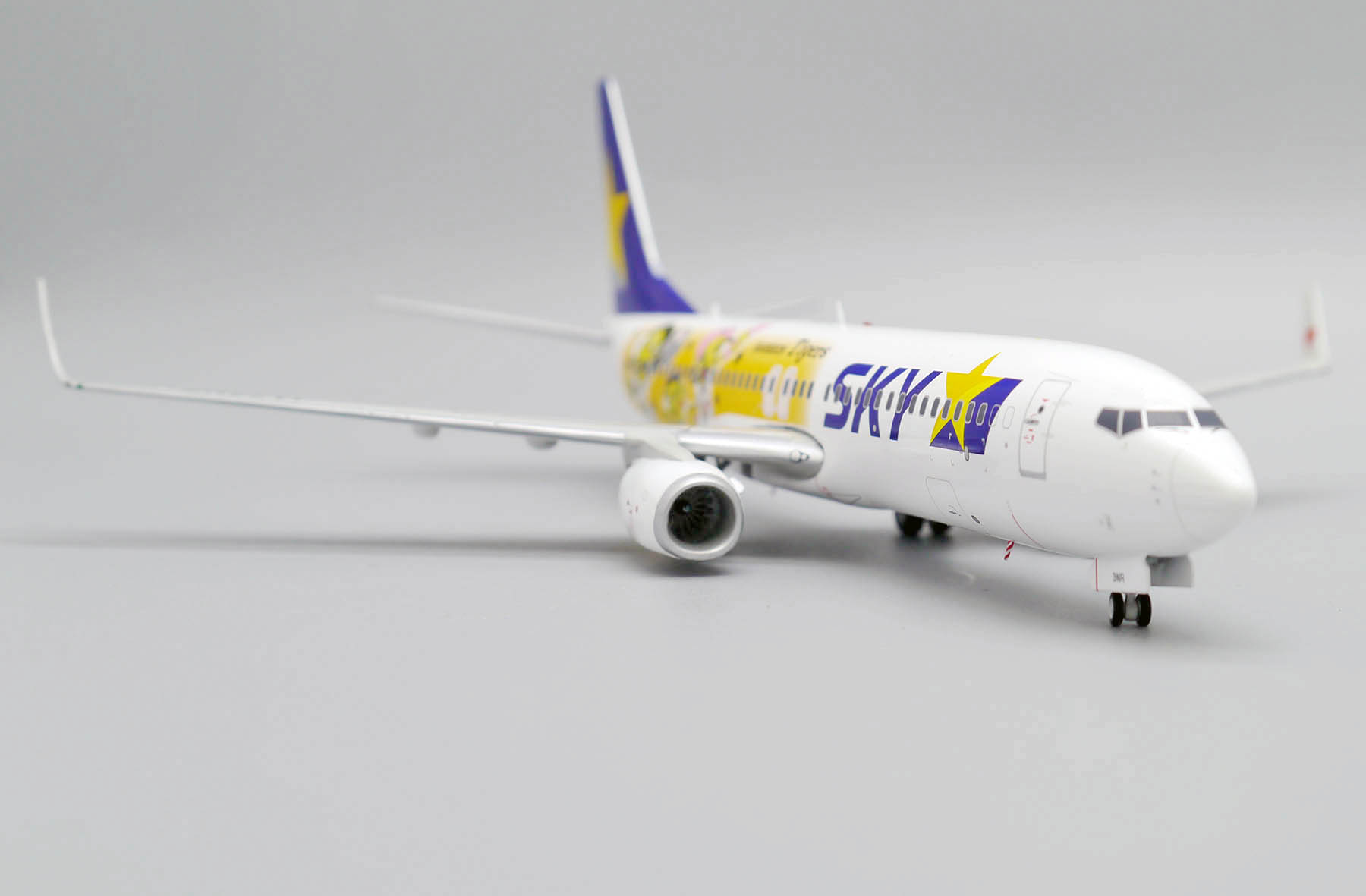 ScaleModelStore.com :: JC Wings 1:200 - EW2738010 - Skymark
