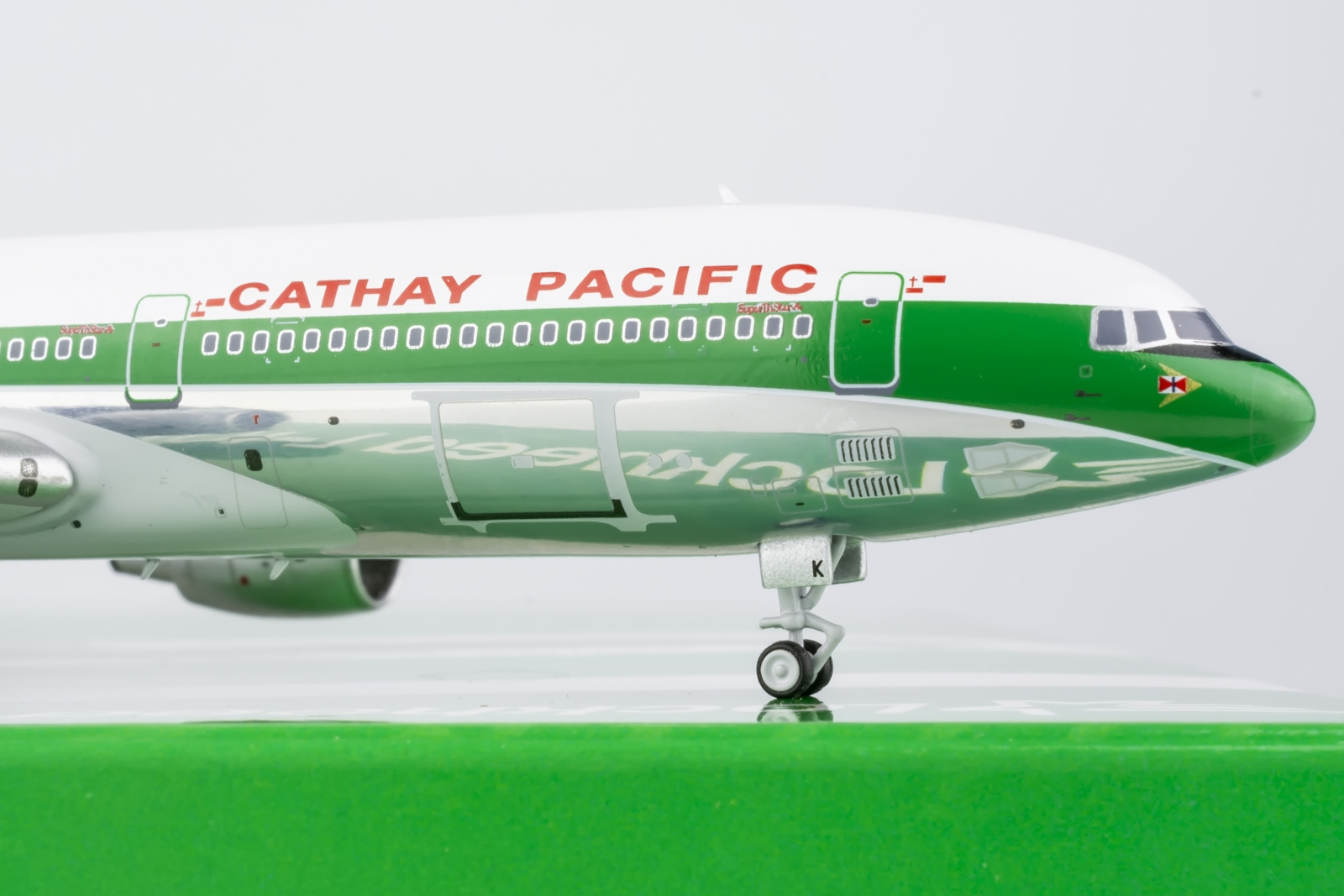 ScaleModelStore.com :: NG Models 1:400 - 31033 - Cathay Pacific