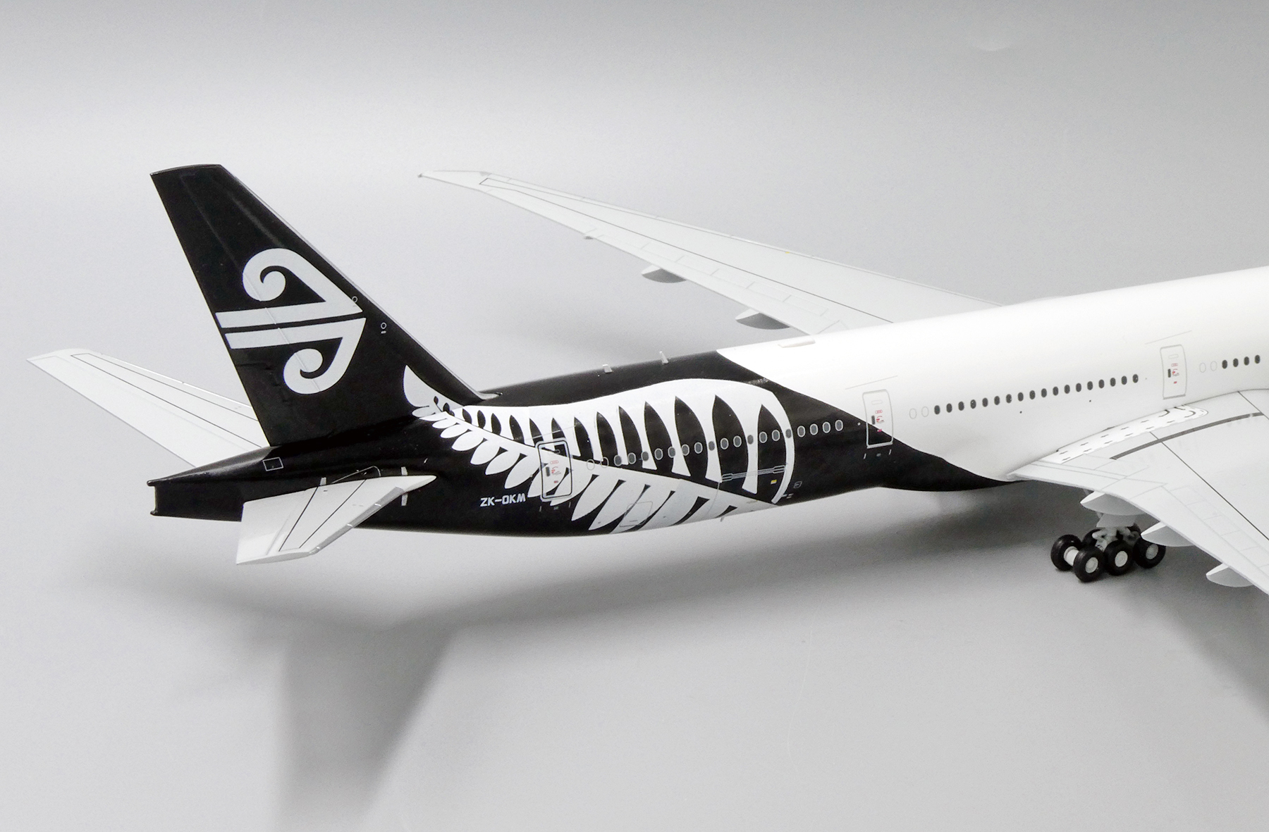 ScaleModelStore.com :: JC Wings 1:200 - XX2304 - Air New Zealand