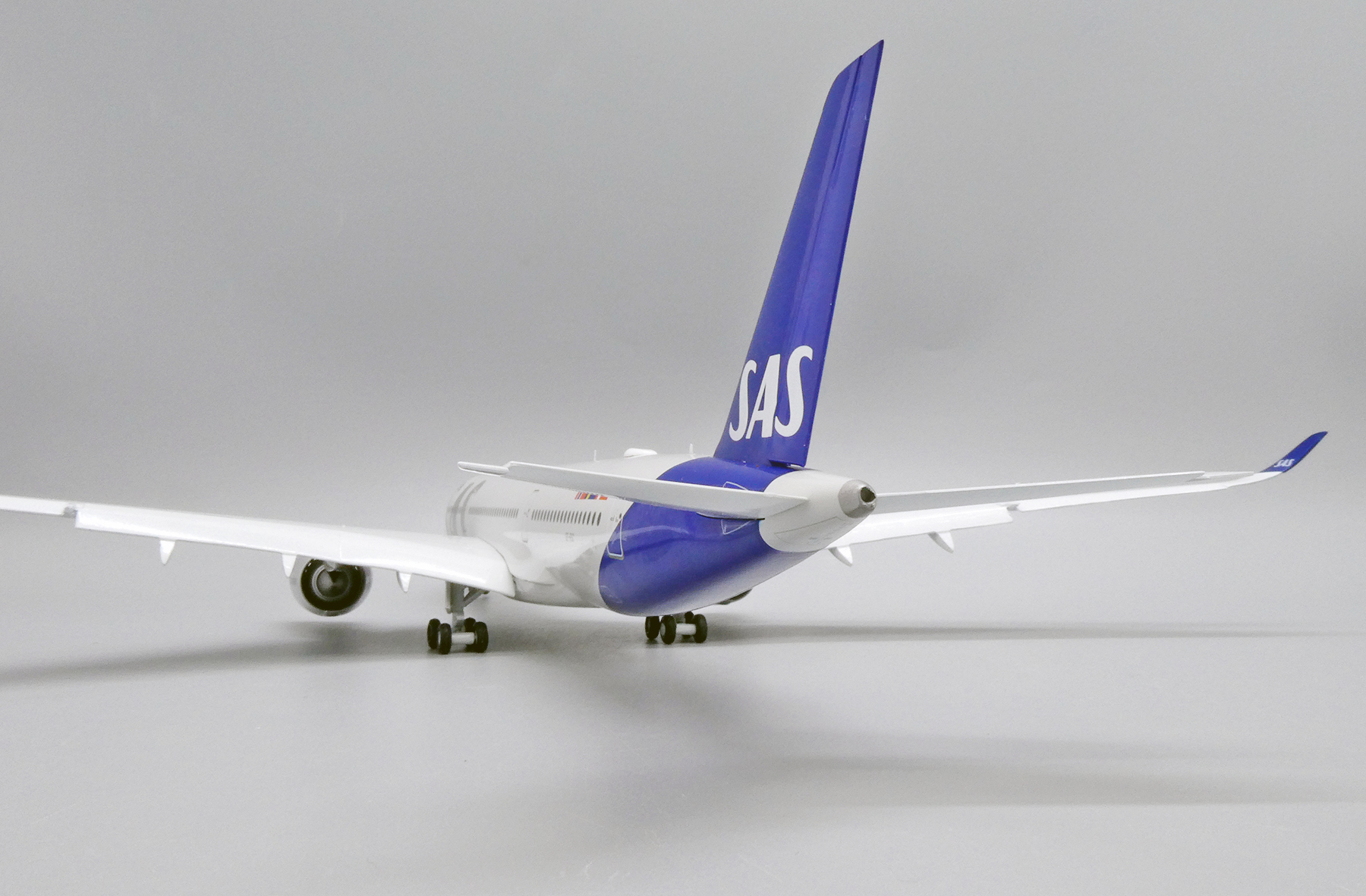 ScaleModelStore.com :: JC Wings 1:200 - XX2420A - SAS Scandinavian