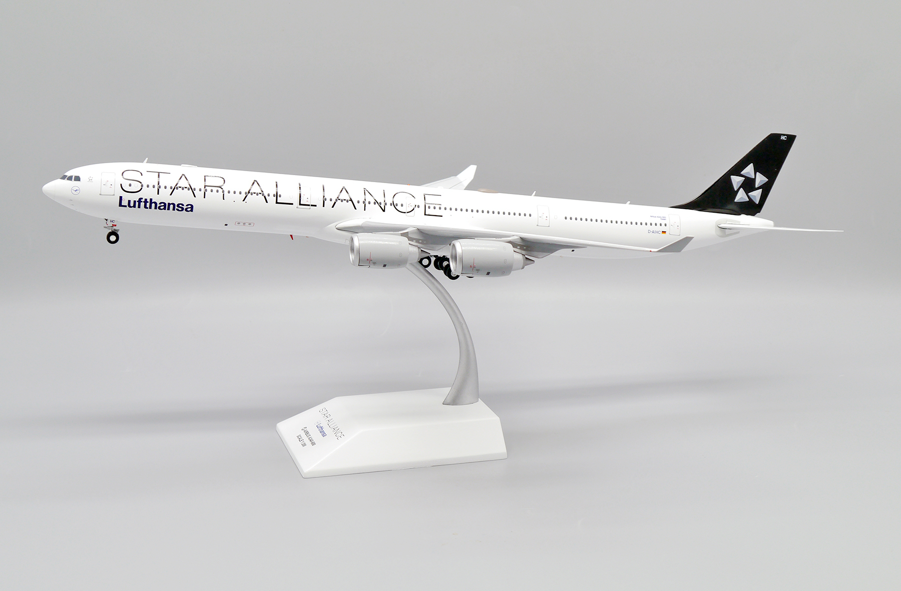 ScaleModelStore.com :: JC Wings 1:200 - EW2346004 - Lufthansa