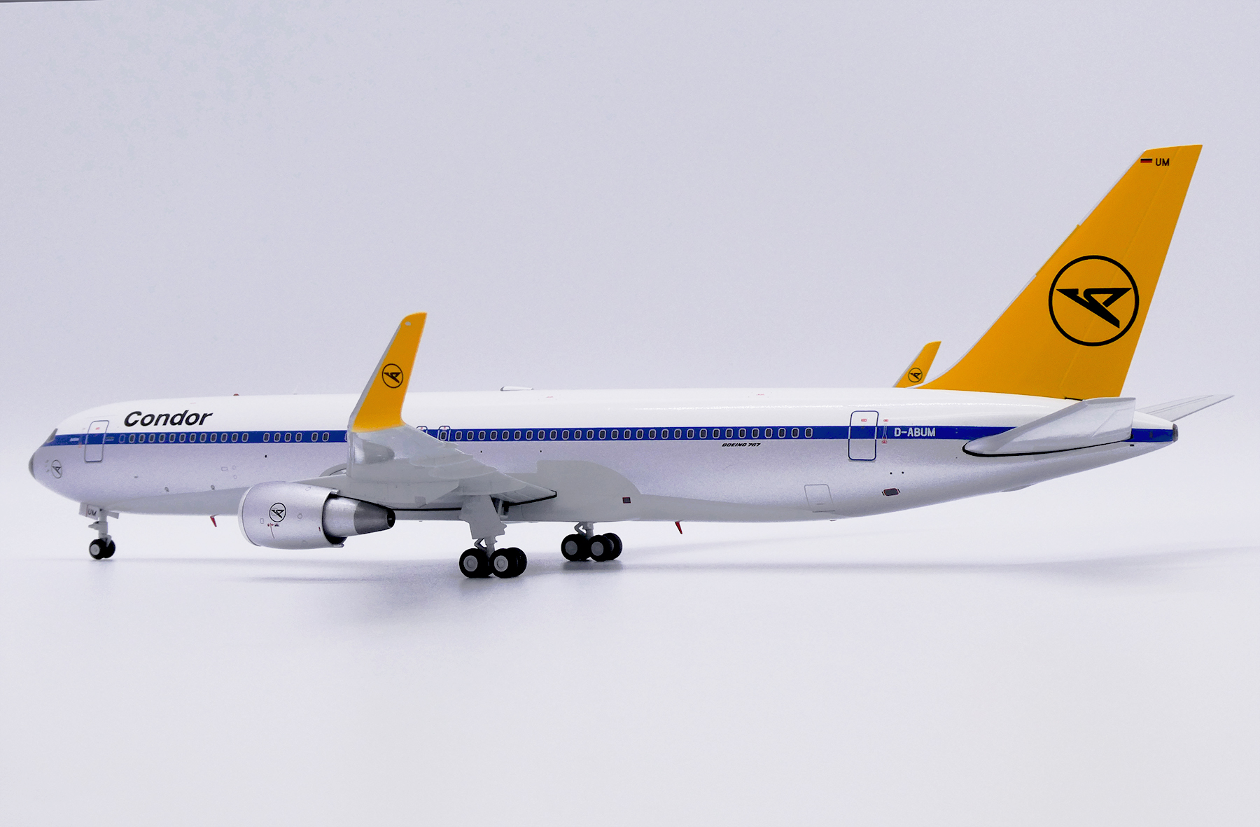 ScaleModelStore.com :: JC Wings 1:200 - SA2040 - Condor Boeing 767