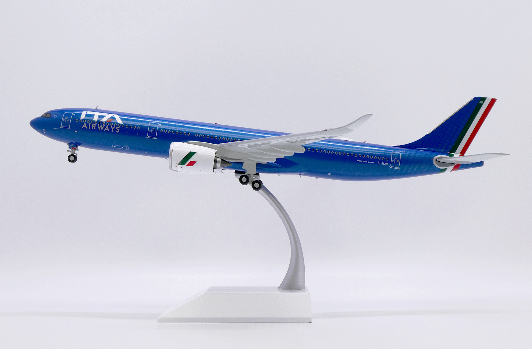 ScaleModelStore.com :: JC Wings 1:200 - XX20380 - ITA Airways