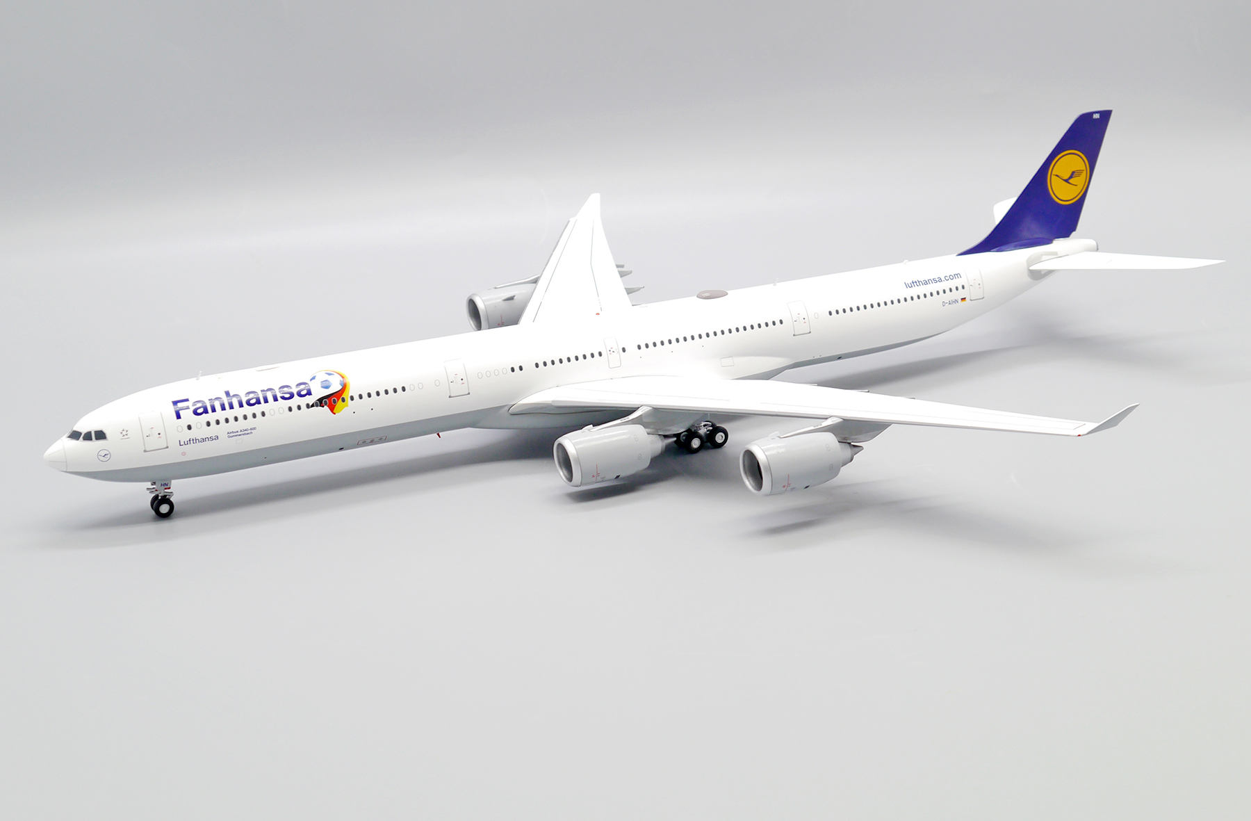 ScaleModelStore.com :: JC Wings 1:200 - EW2346005 - Lufthansa