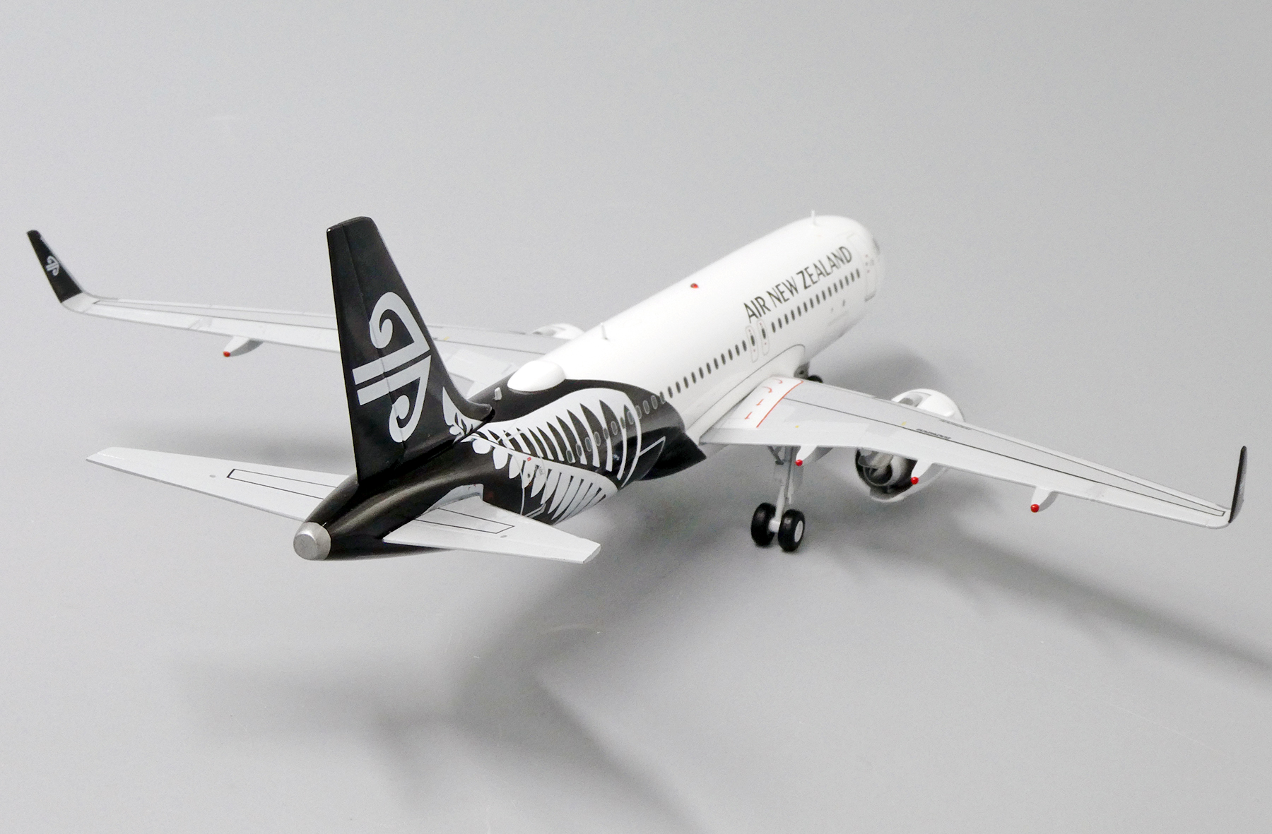 ScaleModelStore.com :: JC Wings 1:200 - XX2281 - Air New Zealand