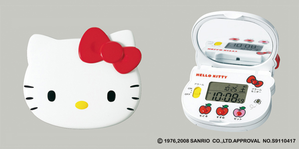 おでかけ先にも「ハローキティ」 ミラーのついた、おしゃべり目ざまし