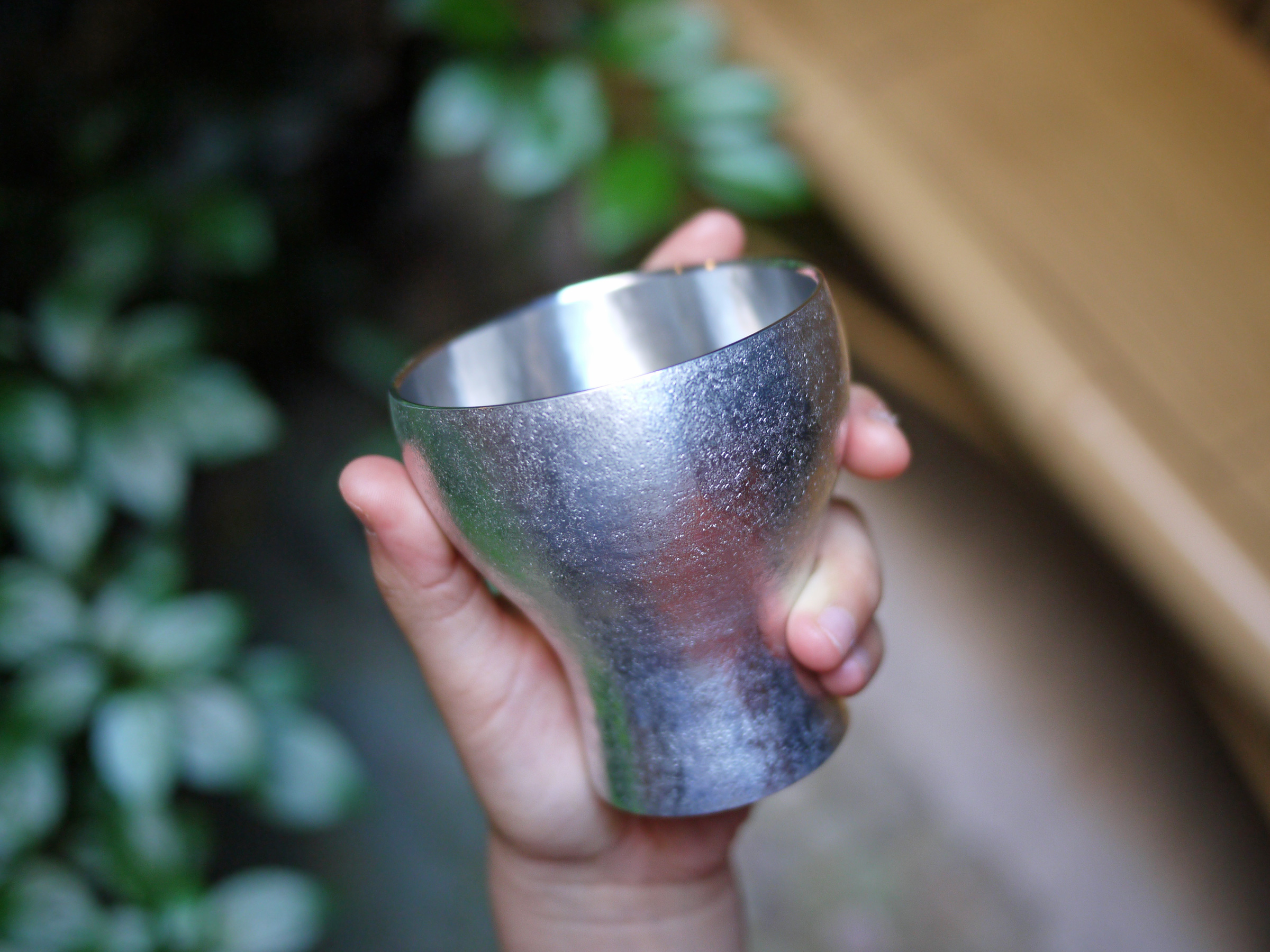 錫のゴブレットでキリッ！と冷えた白ワインを / Pewter Goblet | 清