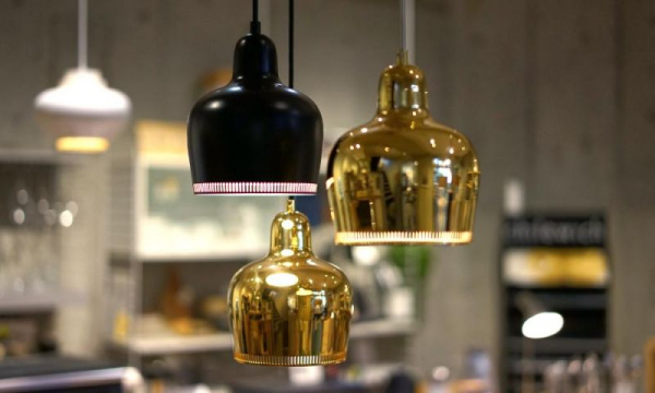 ペンダントライト A330S ゴールデンベル / ブラックArtek（アルテック