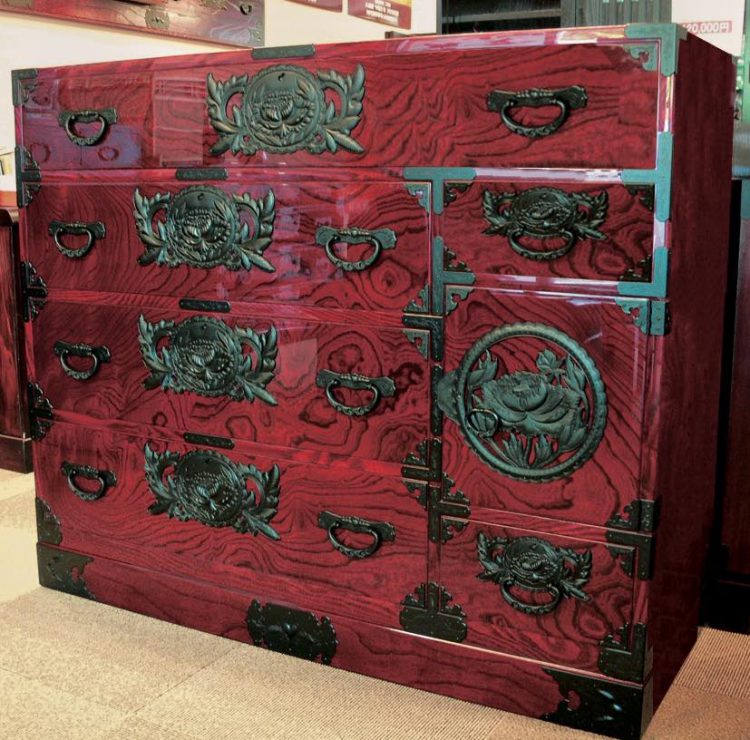 赤木肌木地呂漆 | 仙台箪笥専門店 欅（けやき）産業株式会社