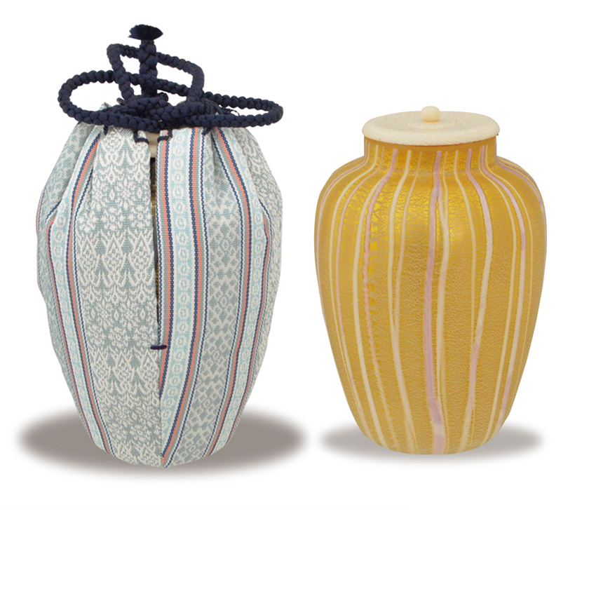 茶道具 茶入（ちゃいれ） ガラス茶入 金彩レイユール紋 仕覆：薩摩間道