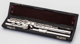 管楽器フルート】アルタス創立25周年記念モデルのフルート在庫あります