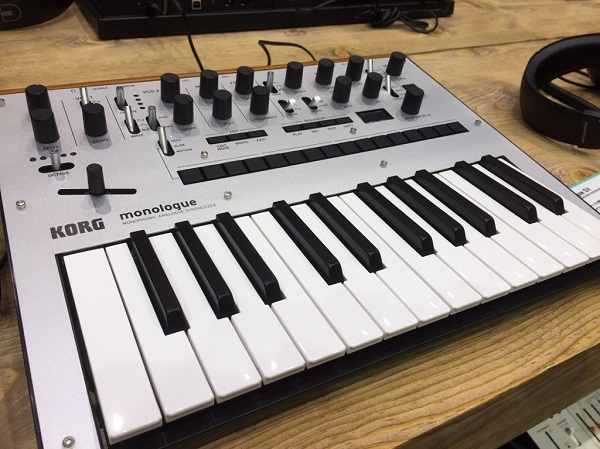 シンセ】フル・プログラマブル・モノフォニック・アナログ
