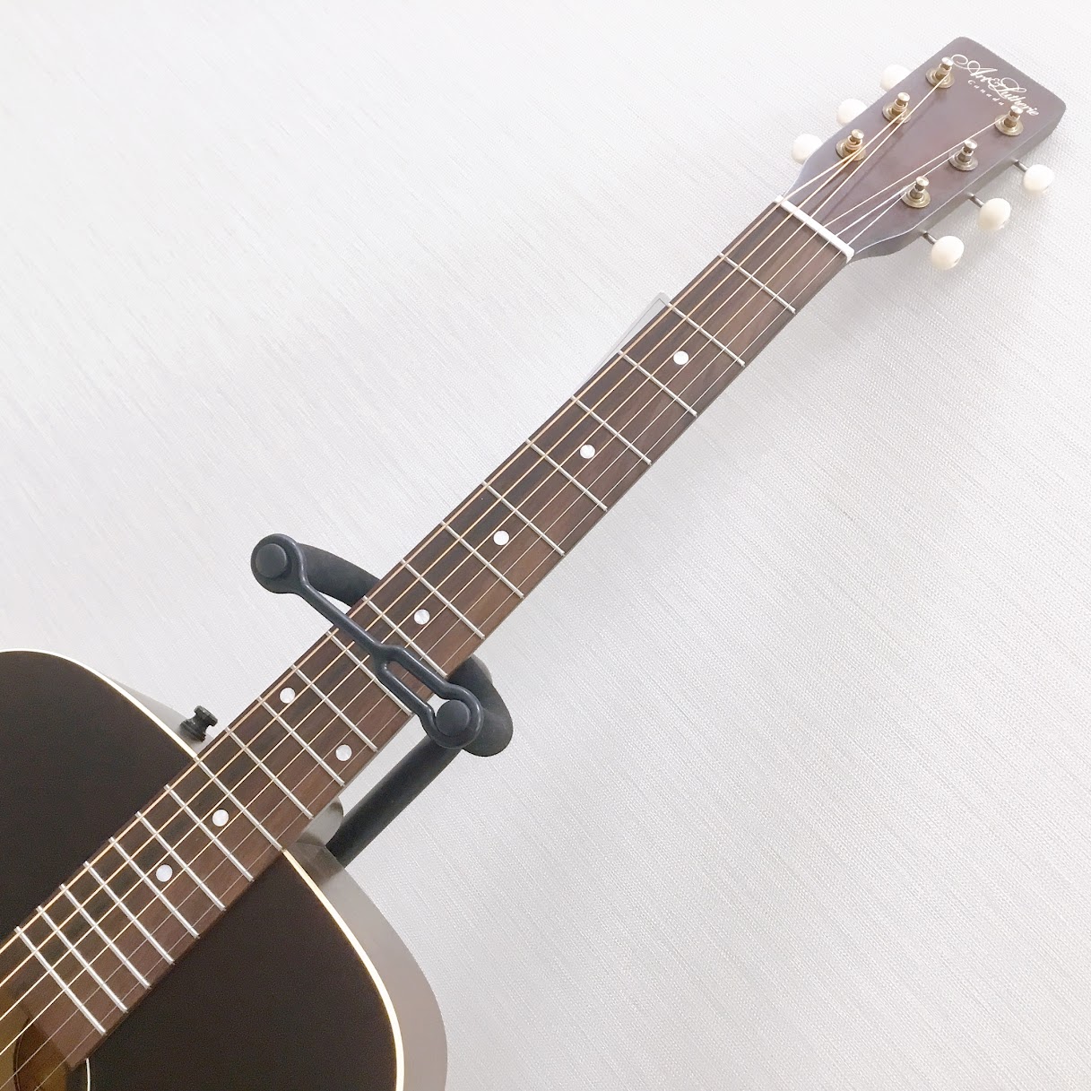 伝統を受け継いだクラシックモデル【Art&Lutherie】 Americana Bourbon