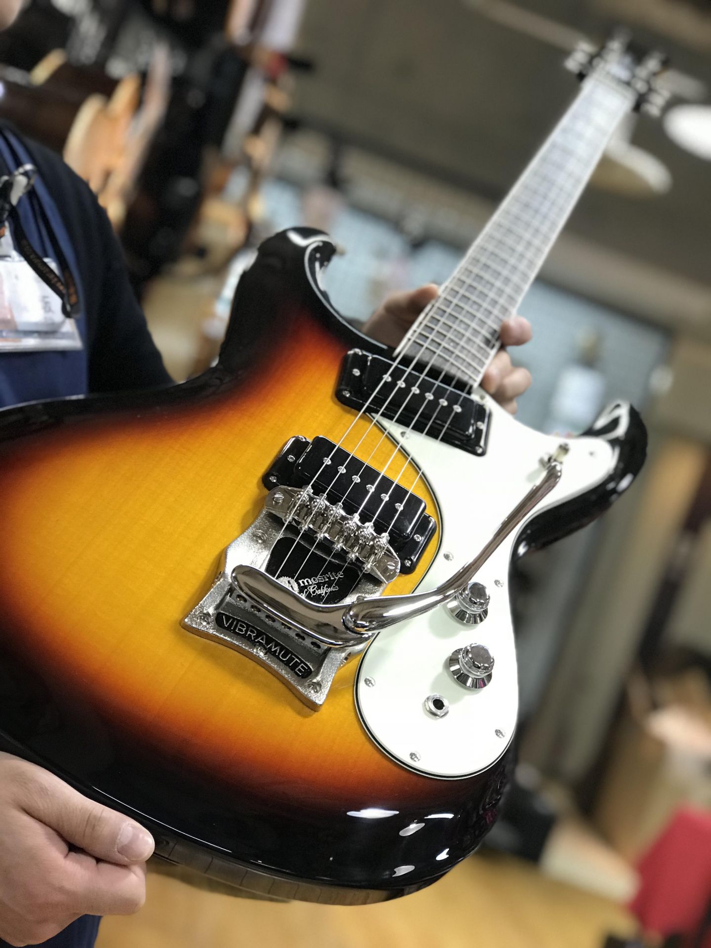 モズライト・ギター店頭展示を始めました！｜島村楽器 札幌パルコ店