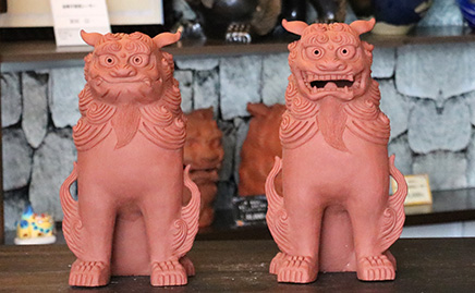 沖縄土産 首里城で購入 シーサー陶器製 獅子の像 2体セット