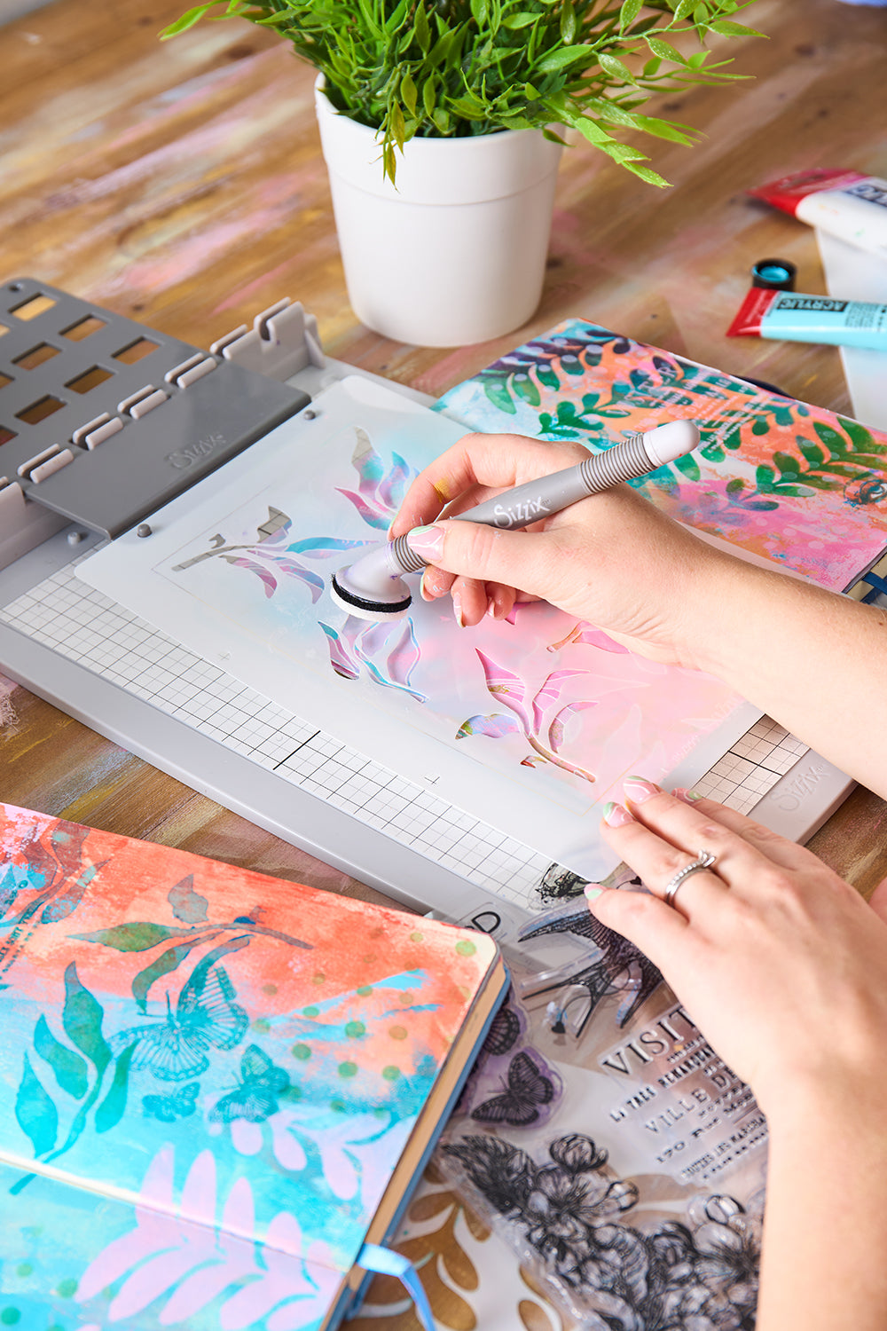 Sizzix Studio Stamps Set 6PK / 3PK Stencils - The Visiter by Cat