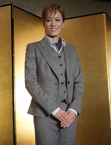 蘭寿とむ退団発表会見「宝塚は青春の全て」 - スポニチ Sponichi Annex