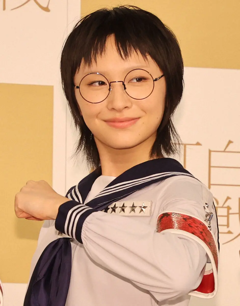 新しい学校のリーダーズ SUZUKA メガネ 新しい学校のリーダーズ SUZUKA