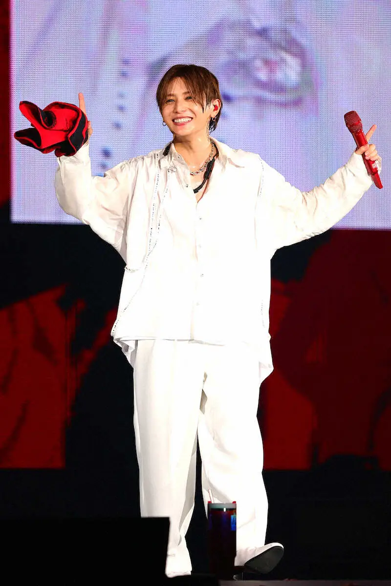 Ryosuke Yamada LIVE TOUR 2025 RED＞笑顔を見せる山田涼介（撮影