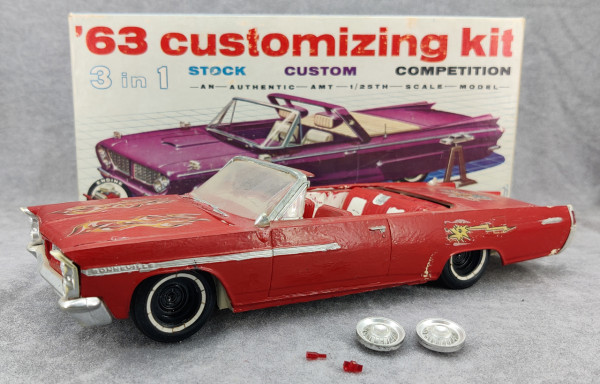 AMT 1963 Pontiac Bonneville Convertible Built Kit with Box