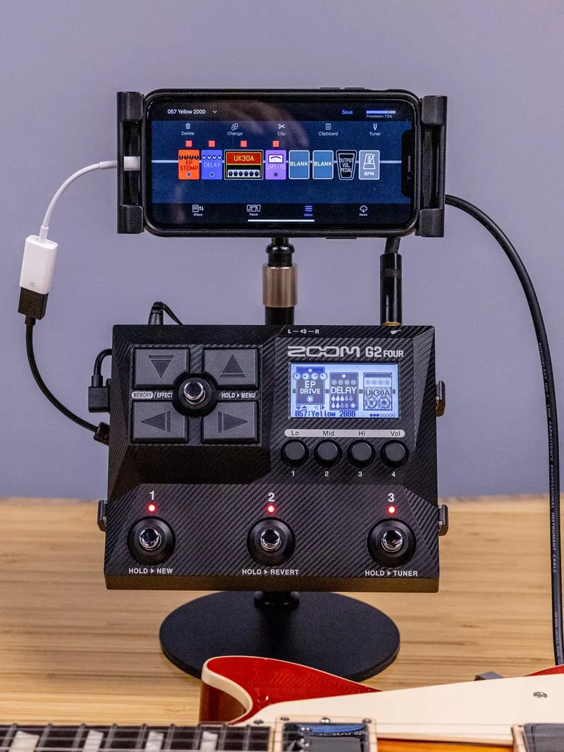 Zoom G2 Four Guitar Multi-Effects Guitar amp modeling simulation