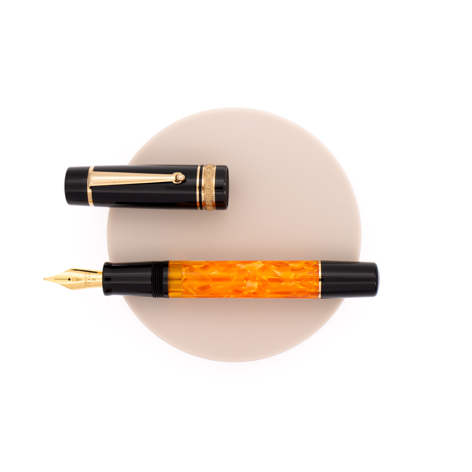 Delta DV Mid-Size | P | Fountain Pen Gold