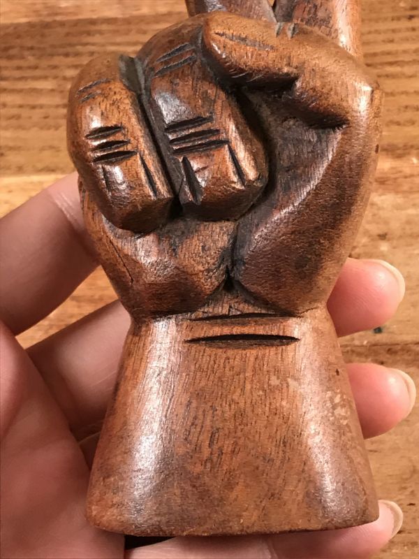 Wooden Peace Sign Figurine ピースサイン ビンテージ 置物 木彫り 70
