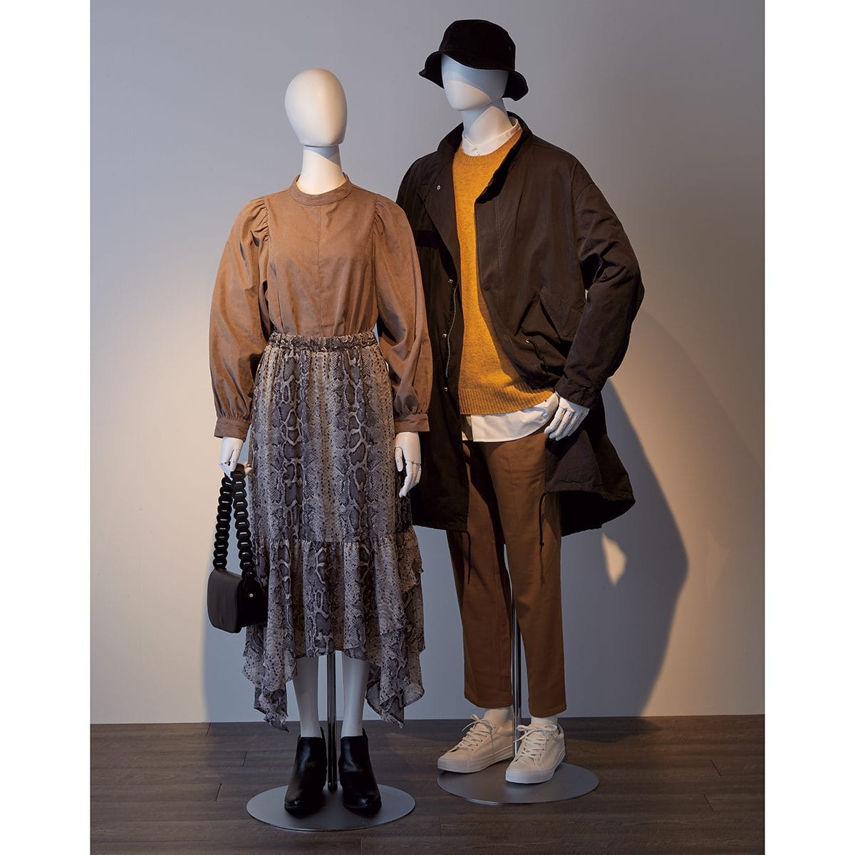 ABS製 婦人全身腰受けリアルマネキン 可動腕