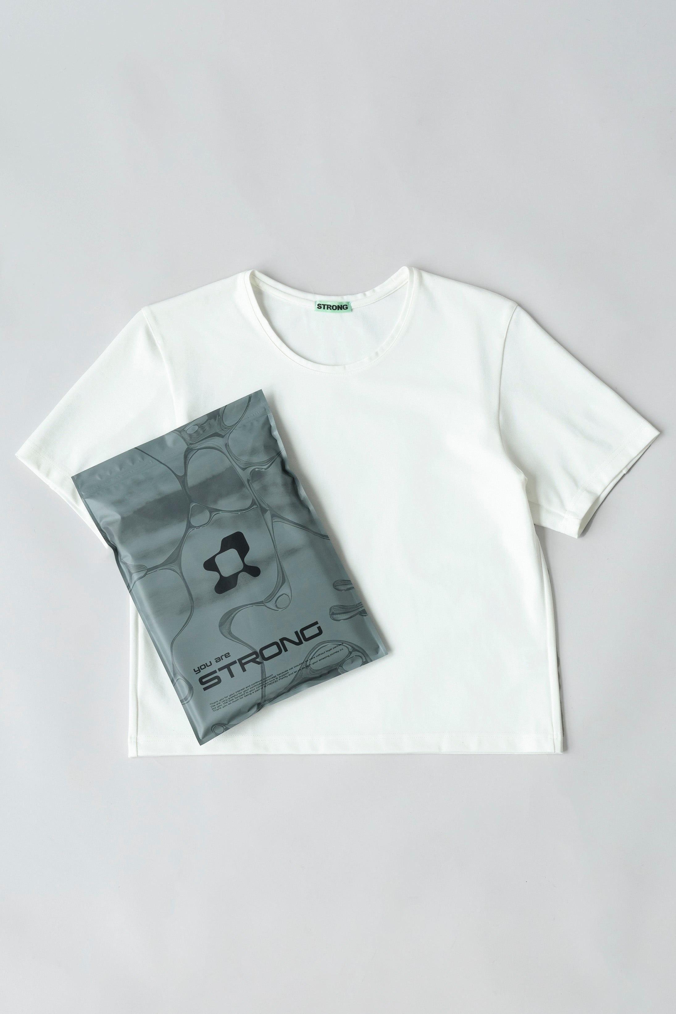 STRONG PACK TEE SHORT (WHITE) Sサイズ STRONG パックTシャツ Sサイズ