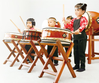 和太鼓 一尺四寸 バチ付き 耳付き 和太鼓 一尺四寸 バチ付き 耳付き 和