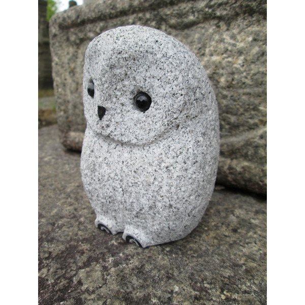 ふくろう(小)の製品案内愛知県岡崎市の石灯篭・水鉢蹲など石材製品の