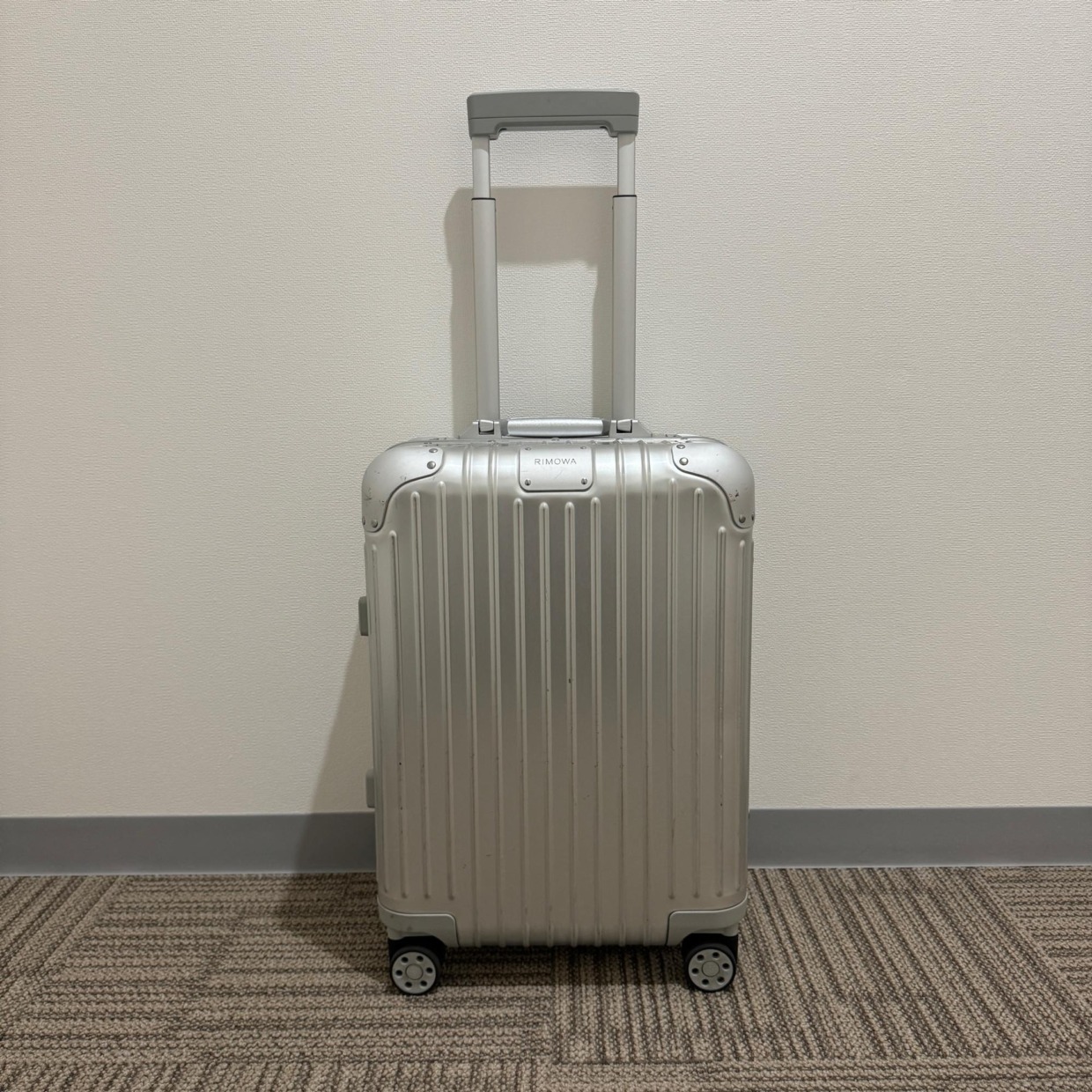 RIMOWA オリジナル 35L 4輪スーツケース シルバー