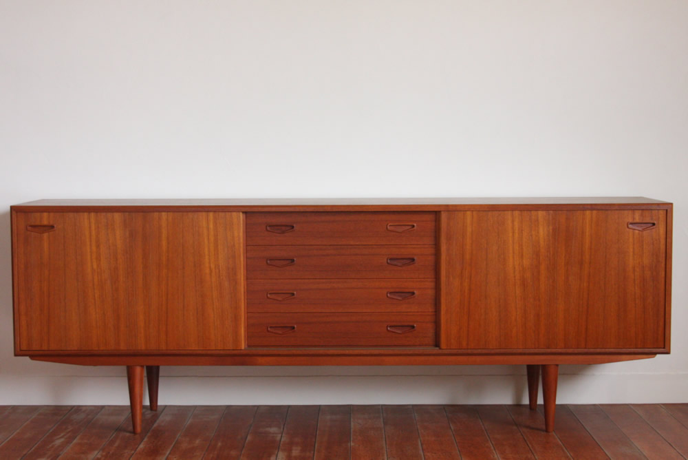 北欧家具ビンテージ デンマーク製 サイドボード