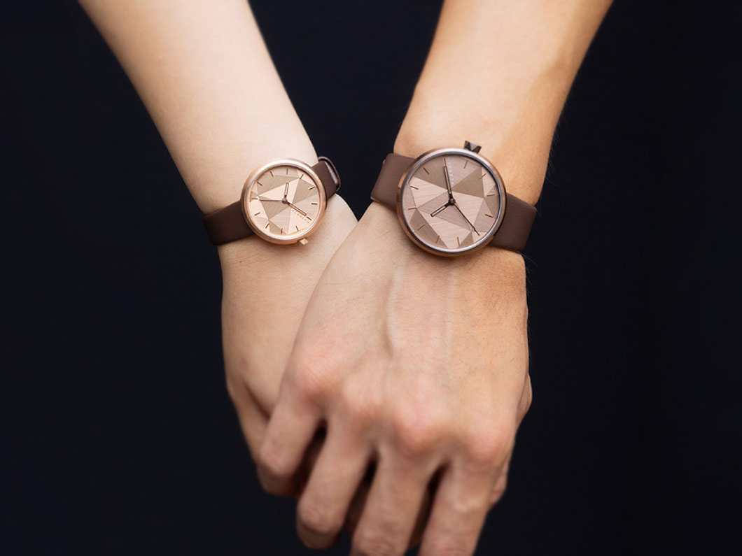 ブルーアーカイブ -Blue Archive-』ソーラー腕時計“先生モデル”登場