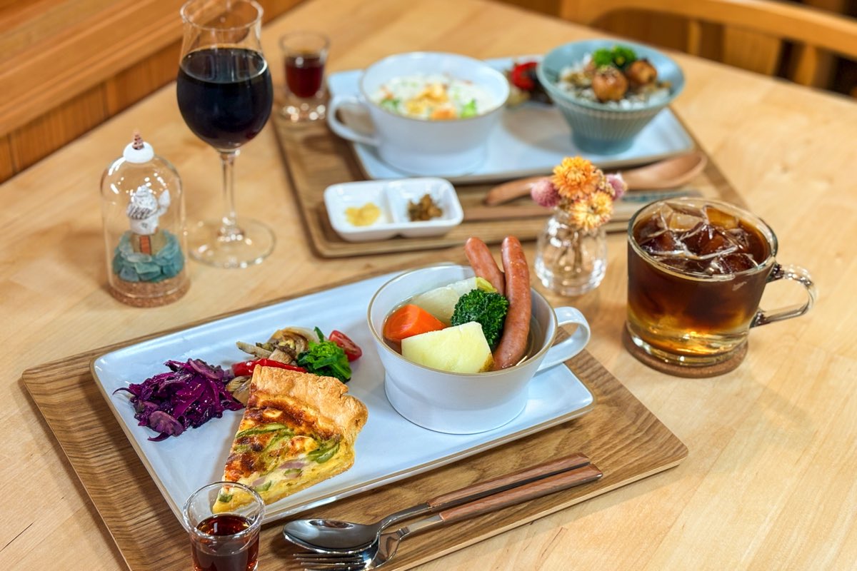 EIGHTS COFFEE / 北杜市】八ヶ岳の麓で土日祝日限定ランチを味わう