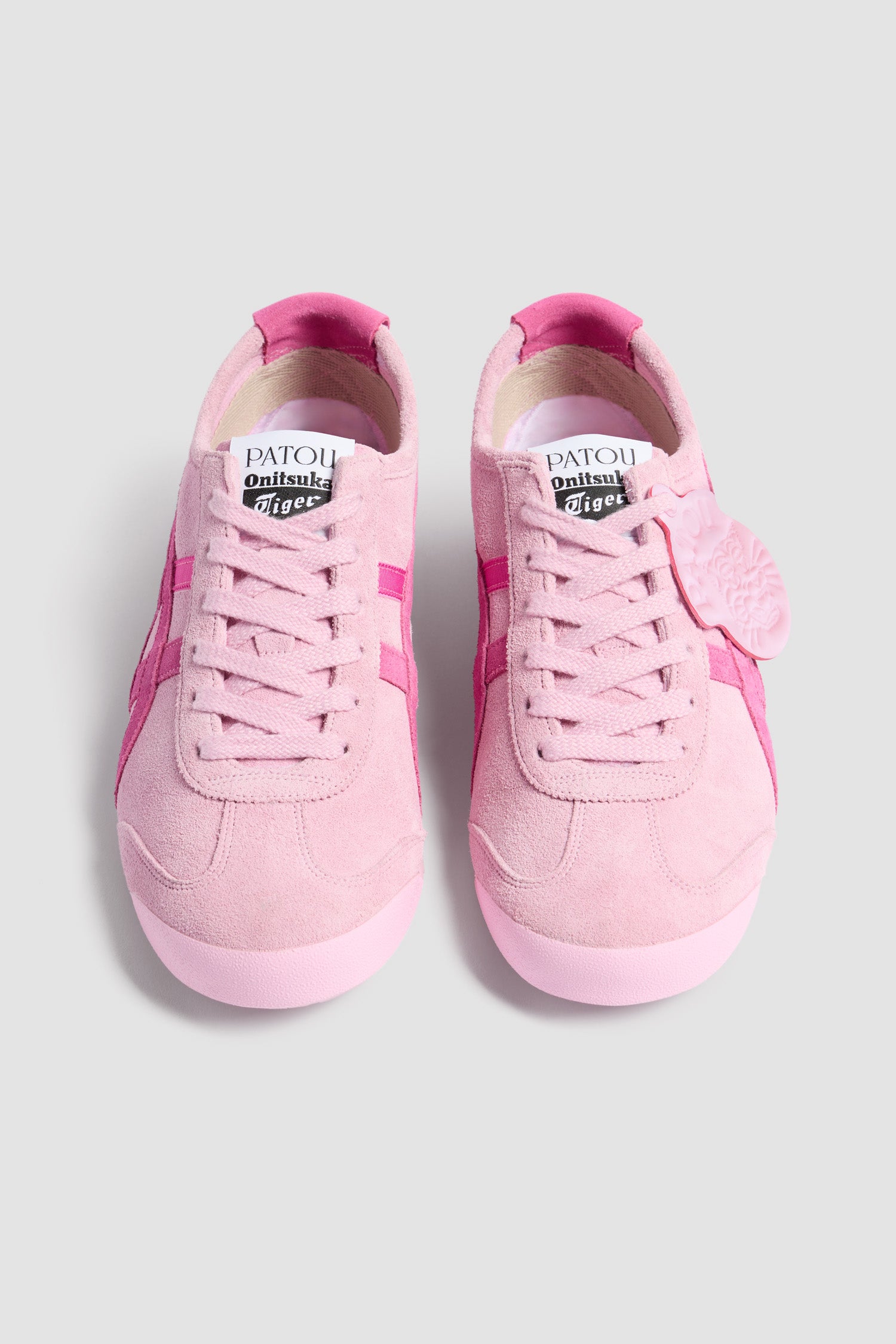 新品 PATOU ピンク ビーニー オニツカタイガー PATOU ピンク ニット帽