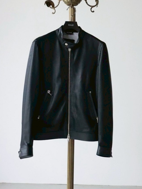 EMMETI(エンメティ)レザージャケット メンズのサイズ感はジャストが