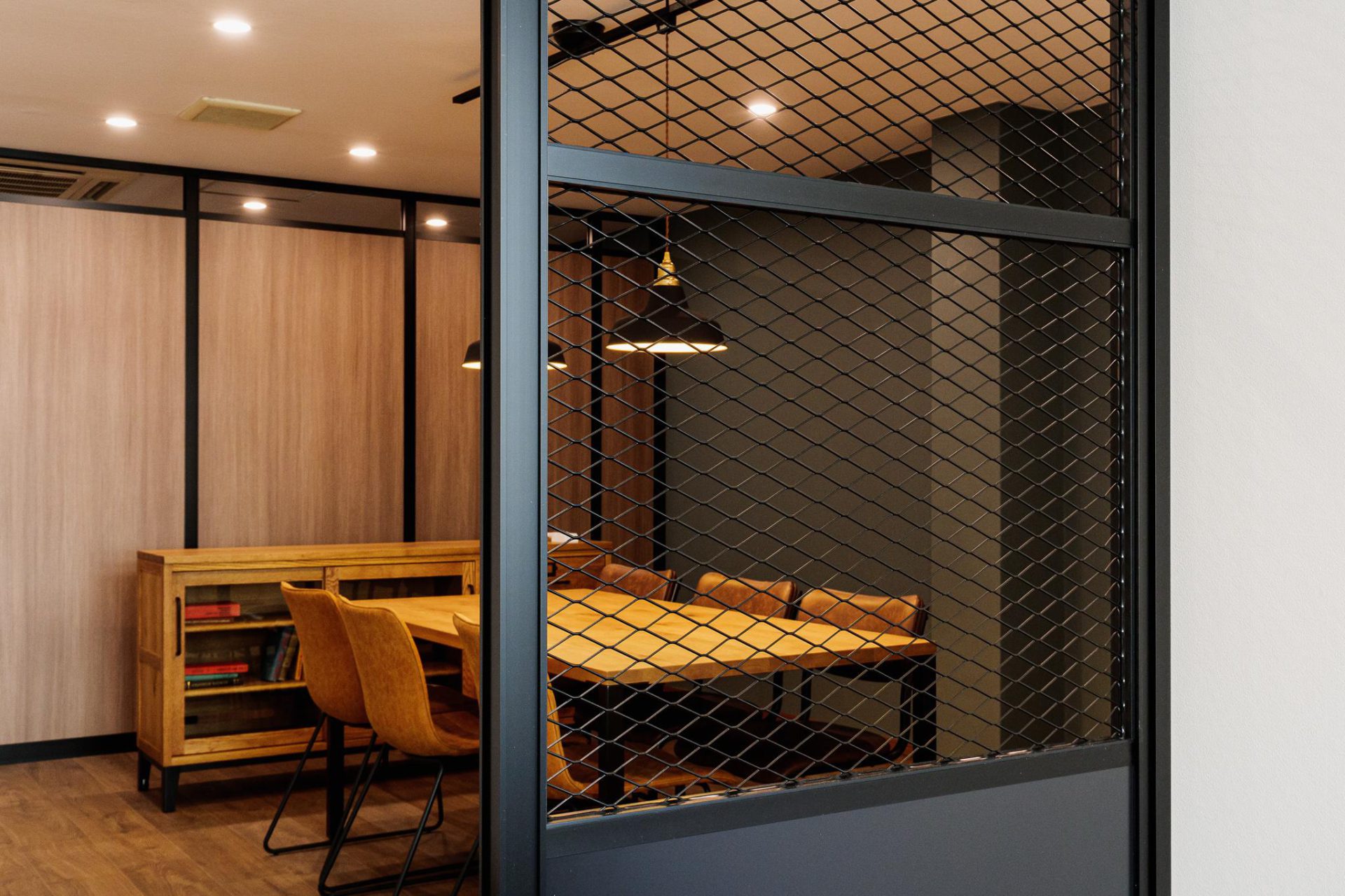 メッシュデザイン パーテーション