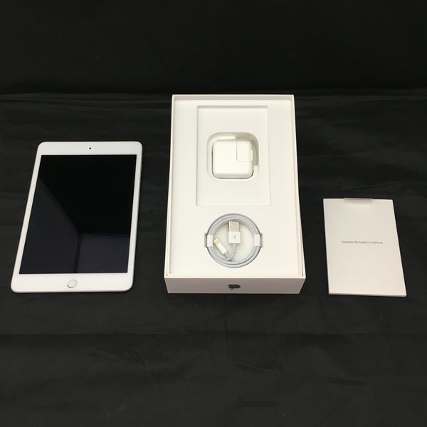 Apple iPad mini5 64GB シルバー 本体とケース付き