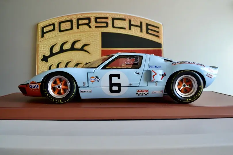 フォード GT40 1/8スケールモデル Amalgam Has Created A Stunning 1:8