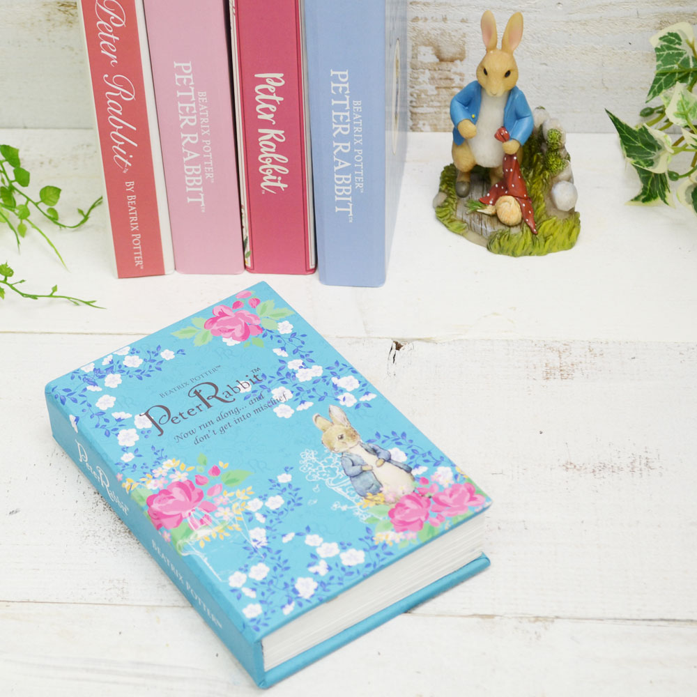 あたたかな灯りで心安らぐピーターラビットのブックランプ | ピーター