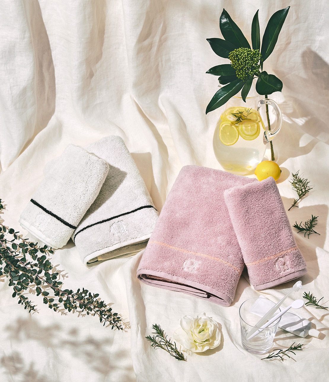 HANA ロゴフェイスタオル 新品未開封 新品未開封】HANA ロゴフェイス