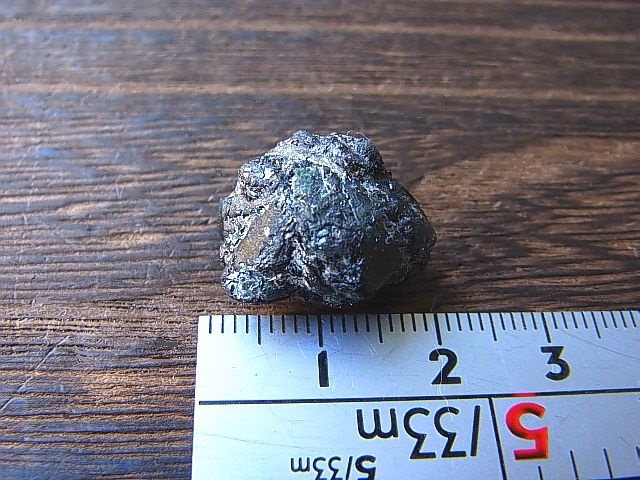 バイーア産アレキサンドライト（輪座双晶）原石 28.3カラット