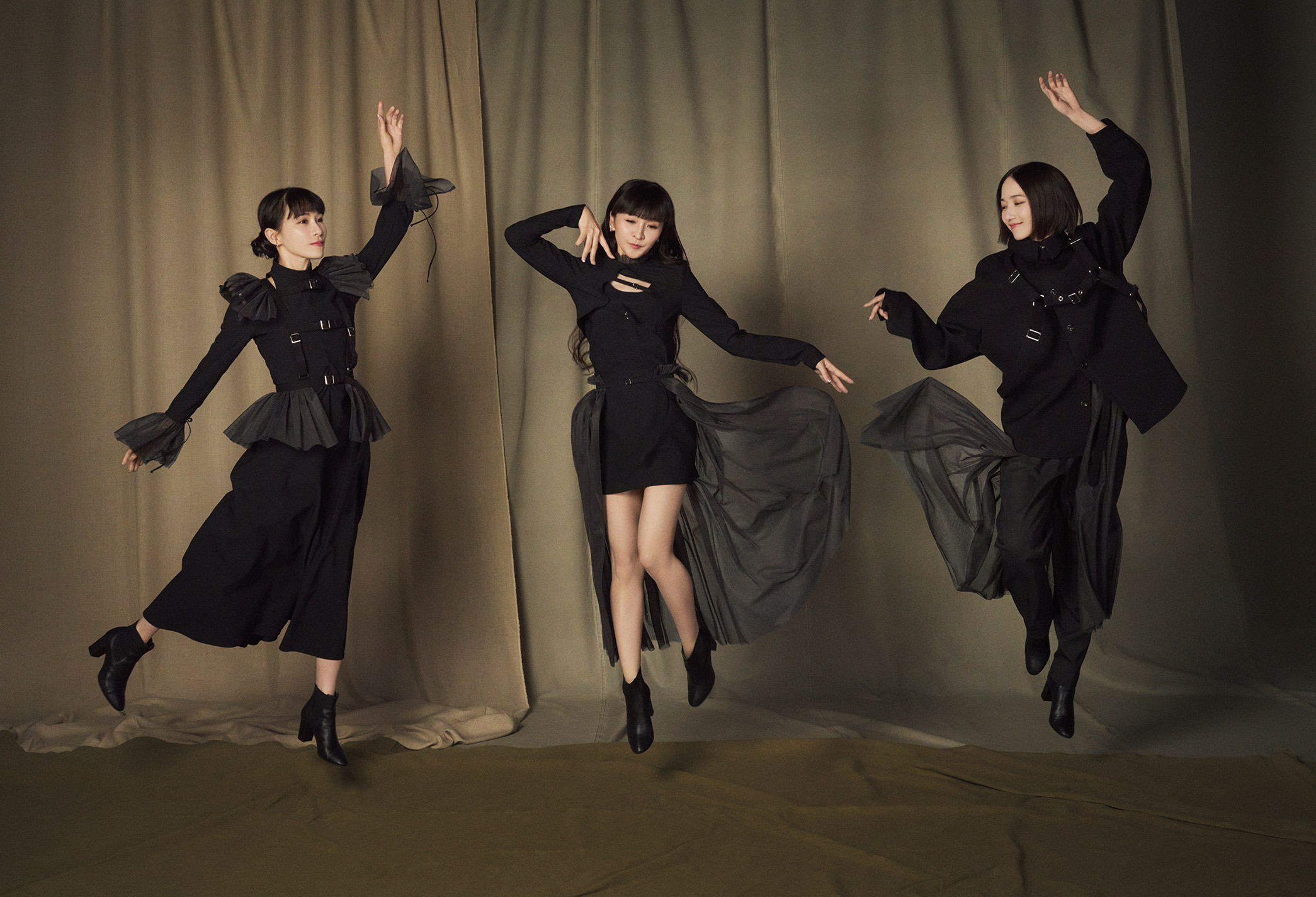 9 ｜ Perfume Closet